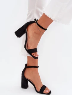 Sandále na podpätku model 215703 Vykročte štýlovo