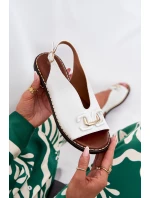 Sandały Na Płaskim Obcasie Z Ozdobą Eko Skóra Białe Tillireta