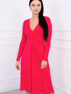 Šaty s prestrihom pod prsiami fuchsiová