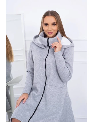 Zateplené šaty s dlhšími bokmi šedej