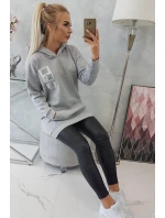 Mikina s kapucňou a nášivkami sivá Mikina s kapucňou a nášivkami sivá