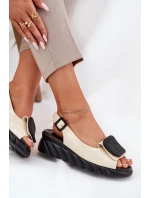 Skórzane Lakierowane Sandały Damskie Na Koturnie z Ozdobą Artiker 56C1567 Beżowe